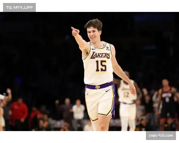 开拓者新秀后卫在比赛末段连续遭遇包夹,出现关键失误 开拓者新秀后卫在比赛末段连续遭遇包夹,出现关键失误